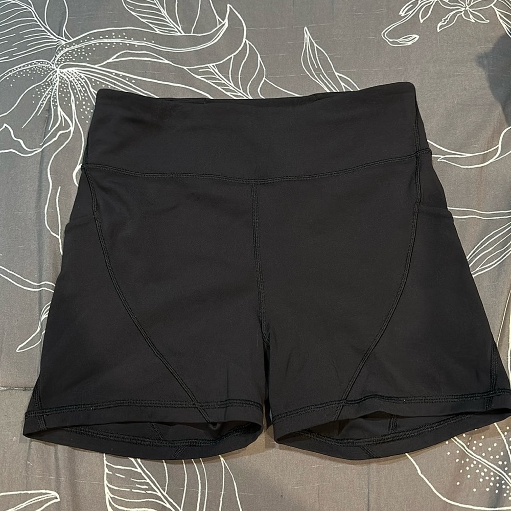 Lululemon pocket shorts